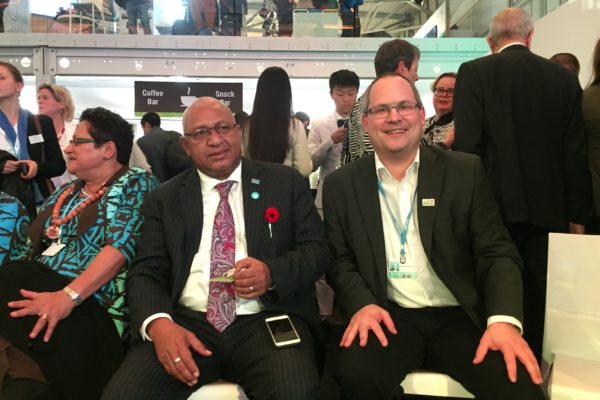 COP 23 - Kai Zimmermann und Frank Bainimarama